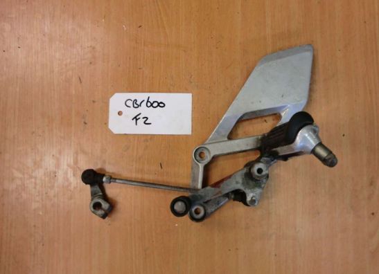 Fussrastetrager vorne links Honda CBR 600 F