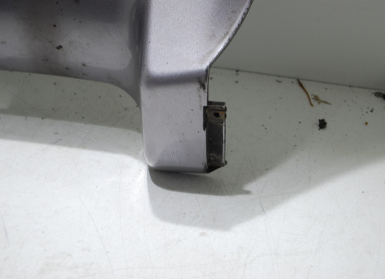 Cowl V shape under BMW K 1100 LT