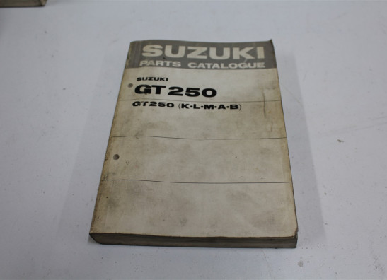 Parts book Suzuki GT 250