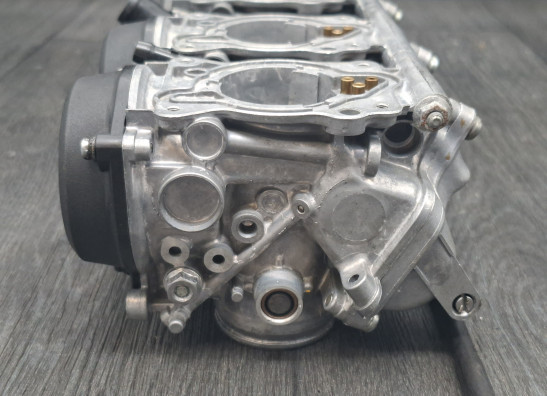 Carburetor assy Honda CBR 900 RR