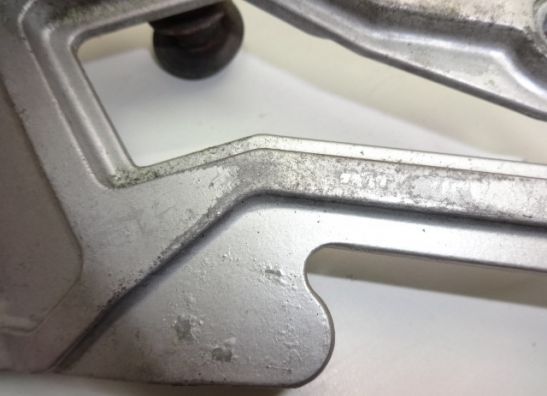 Fussrastetrager vorne rechts Kawasaki GPX 750