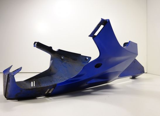 Cowl under Honda CBR Fireblade