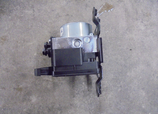 ABS pump Triumph Street Triple 765 RS