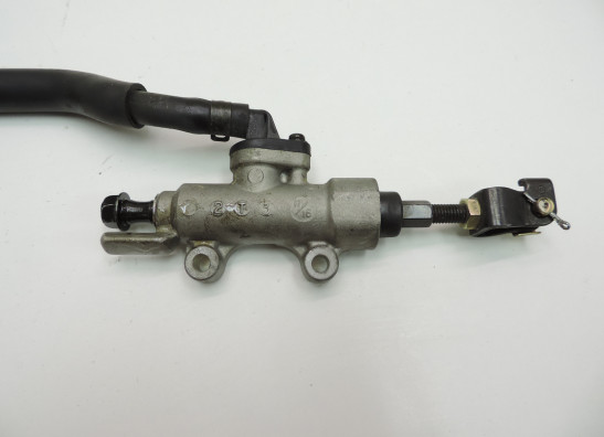 Rempomp achter Honda ST 1300 Pan European