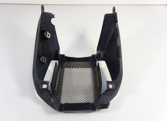 Cowl under Ducati monster 696