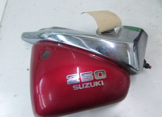 Seitenverkleidung links klein Suzuki Overige Suzuki
