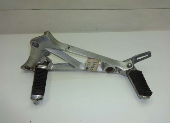 Fussrastetrager vorne links Suzuki GSX 550 EF