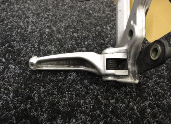 Fussrastetrager vorne rechts Aprilia RSV 1000