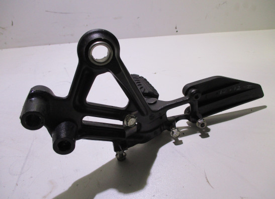 Footrest right KTM 390 Duke