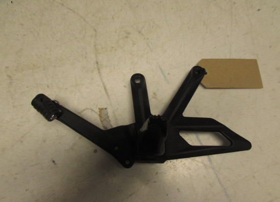 Main step holder left KTM 125 Duke