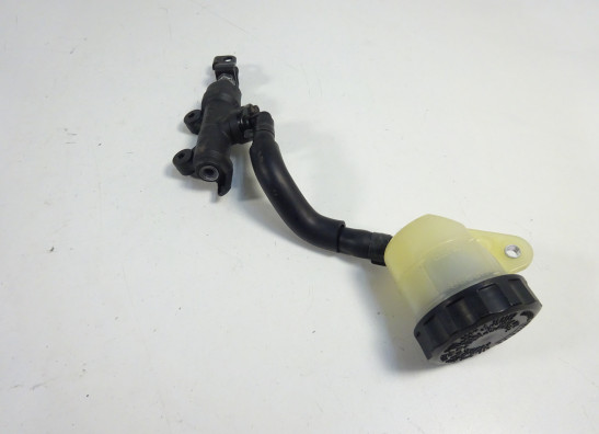 Rempomp achter Honda CBF 1000