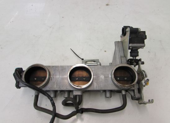 Gasklephuis Triumph Sprint ST 1050