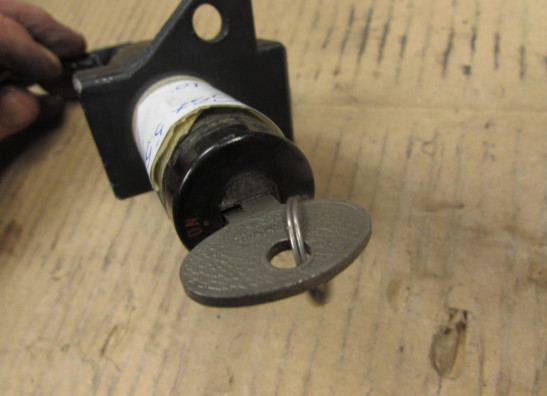 Contact slot Suzuki GSX 550 EF