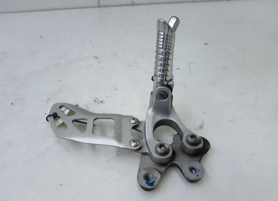 Main step holder left Suzuki GSX R 1000