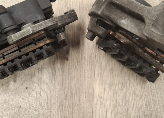 Brake calipers front Honda CBR 1100 XX