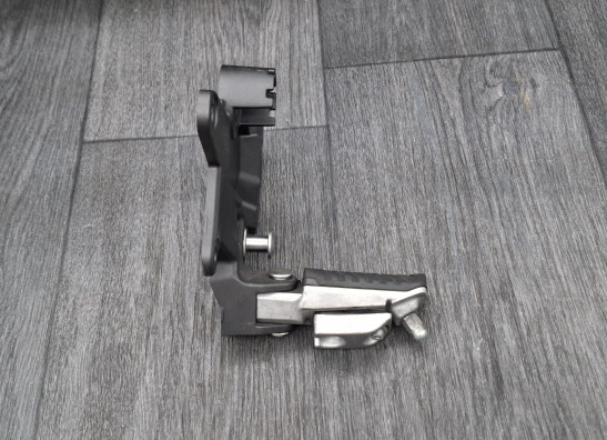 Main step holder left Kawasaki Z 650