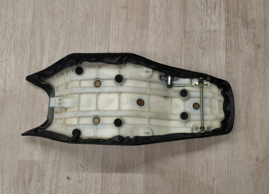 Zadel Yamaha YX 600 Radian