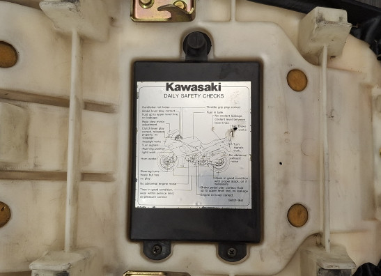 Zadel Kawasaki ZZR 600