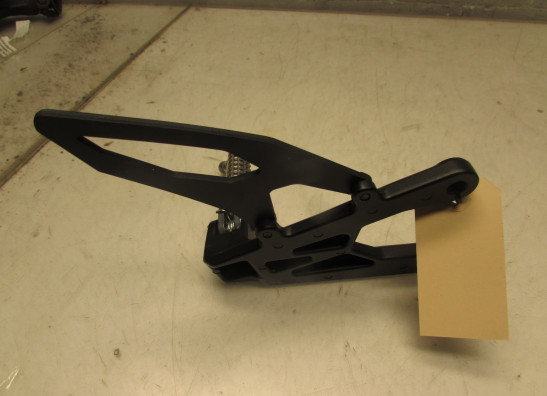 Fussrastetrager vorne links Yamaha YZF R1