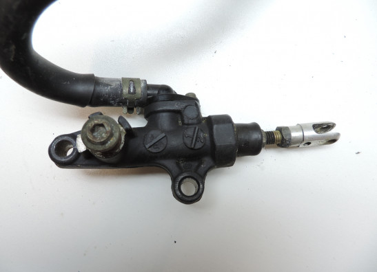 Rempomp achter Yamaha YZF R1