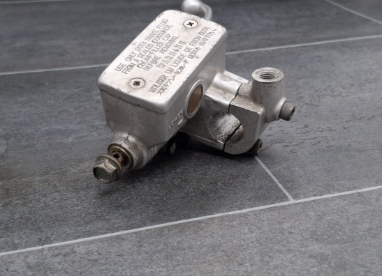 Front brake master cylinder  Suzuki GSX 1100 G