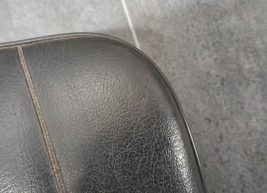 Zadel Kawasaki CSR 305 LTD