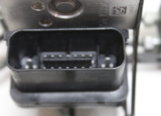 ABS pomp Yamaha MT 09