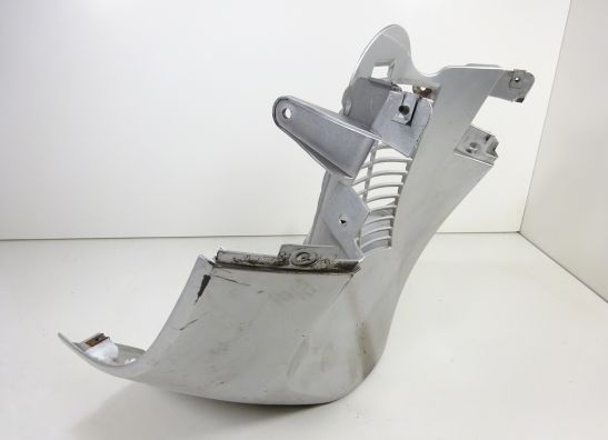 Cowl V shape under Suzuki Burgman AN 250