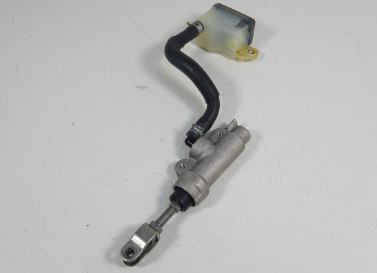 Rear brake master cylinder  Suzuki GSR 600