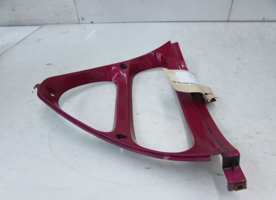 Cowl V shape under Kawasaki ZZR 600