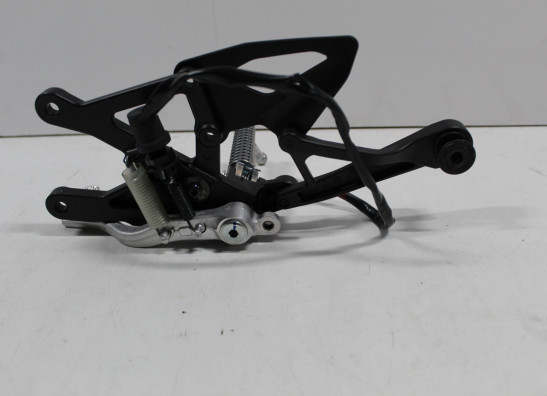 Fussrastetrager vorne rechts Yamaha YZF R1