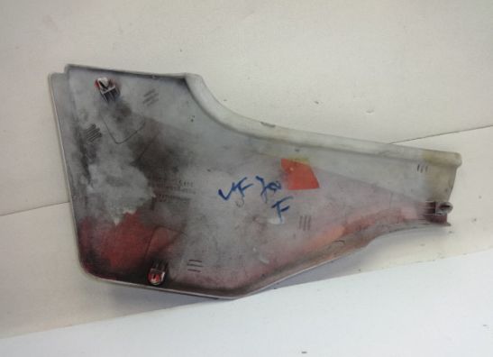 Rechter zijkuip klein Honda VF 700  750 F