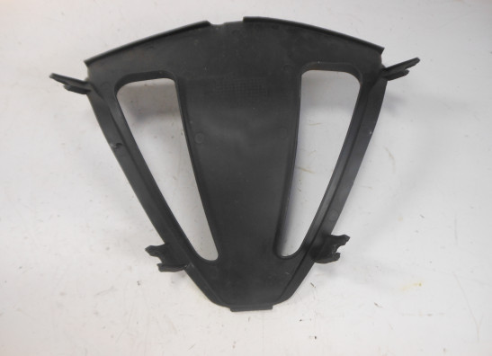 Cowl V shape under Suzuki GSX R 750