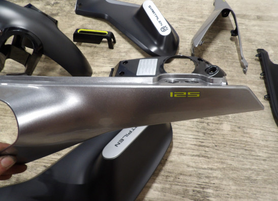 Verkleidungssatz Husqvarna Svartpilen 125