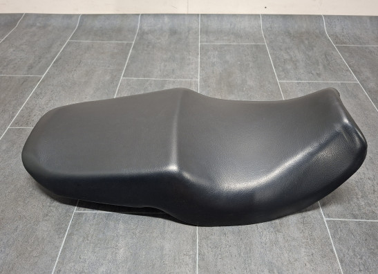 Zadel Suzuki RF 900