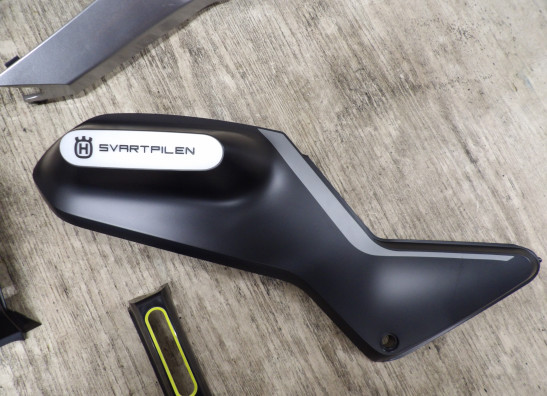 Verkleidungssatz Husqvarna Svartpilen 125