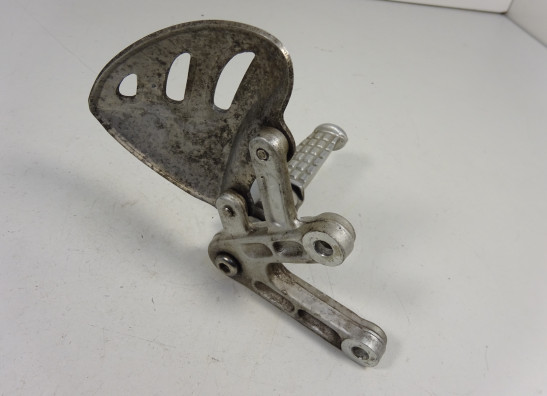 Fussrastetrager vorne links Triumph 955 daytona