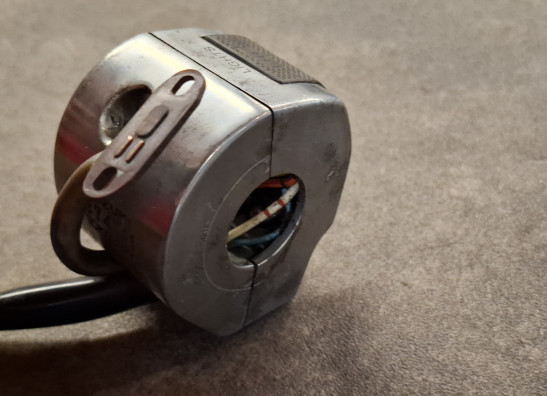 Stuurschakelaar links Suzuki VS 700 Intruder