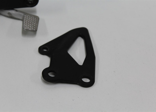 Fussrastetrager vorne rechts Yamaha YZF R1