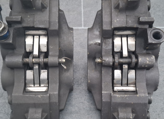 Brake calipers front Triumph Trophy 900