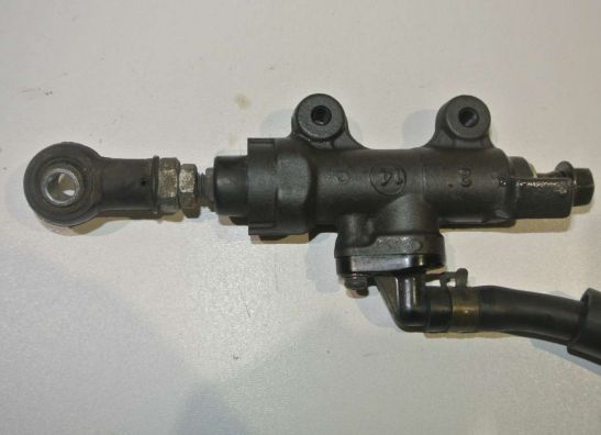 Rempomp achter Honda CBR Fireblade