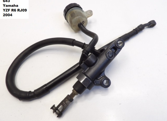Rempomp achter Yamaha YZF R6
