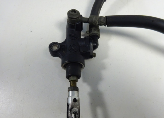 Rempomp achter Yamaha YZF R6