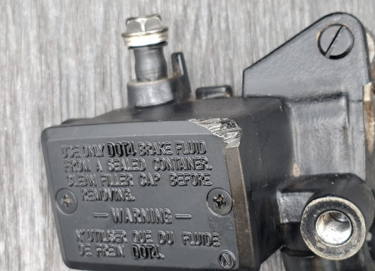 Rempomp Kawasaki ER 5