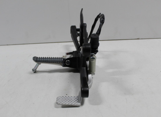 Fussrastetrager vorne rechts Yamaha YZF R1