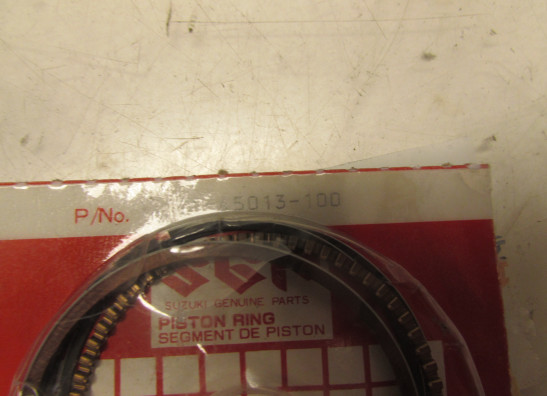 Zuigerveer Suzuki GS 400 E