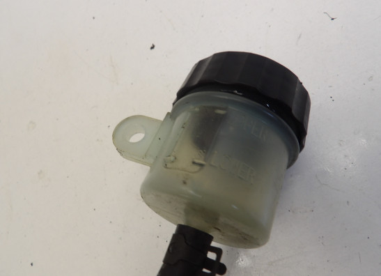 Rempomp achter Yamaha FZ6