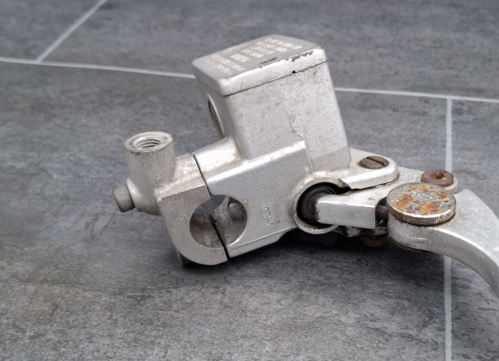 Front brake master cylinder  Suzuki GSX 1100 G