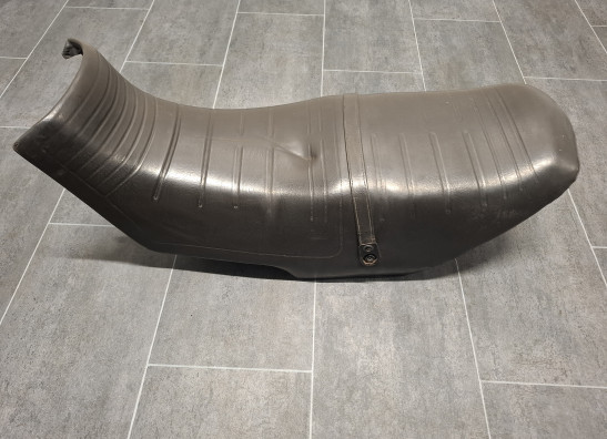 Zadel Suzuki GSX 750