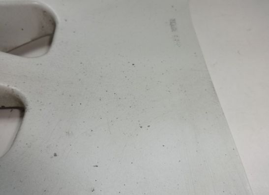 Cowl V shape under Yamaha FZR 1000